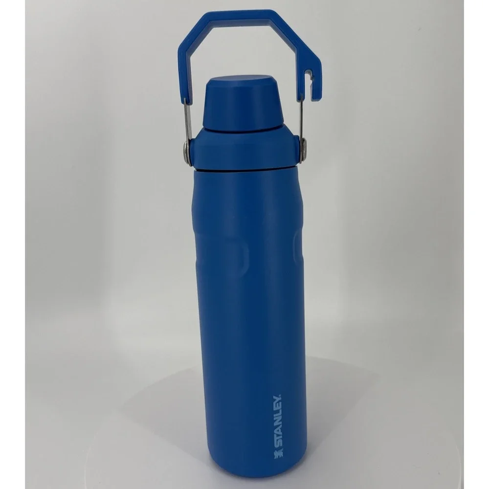Stanley 24oz IceFlow Aerolight Stainless Steel Fast Flow Water Bottle Blue - Picture 1 of 16